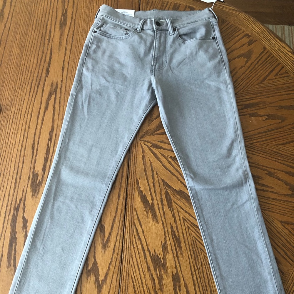 H&M Grey stretch skinny jeans. NWT.